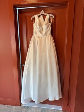 david's bridal scalloped lace dress Scalloped Lace and Tulle Wedding Dress
